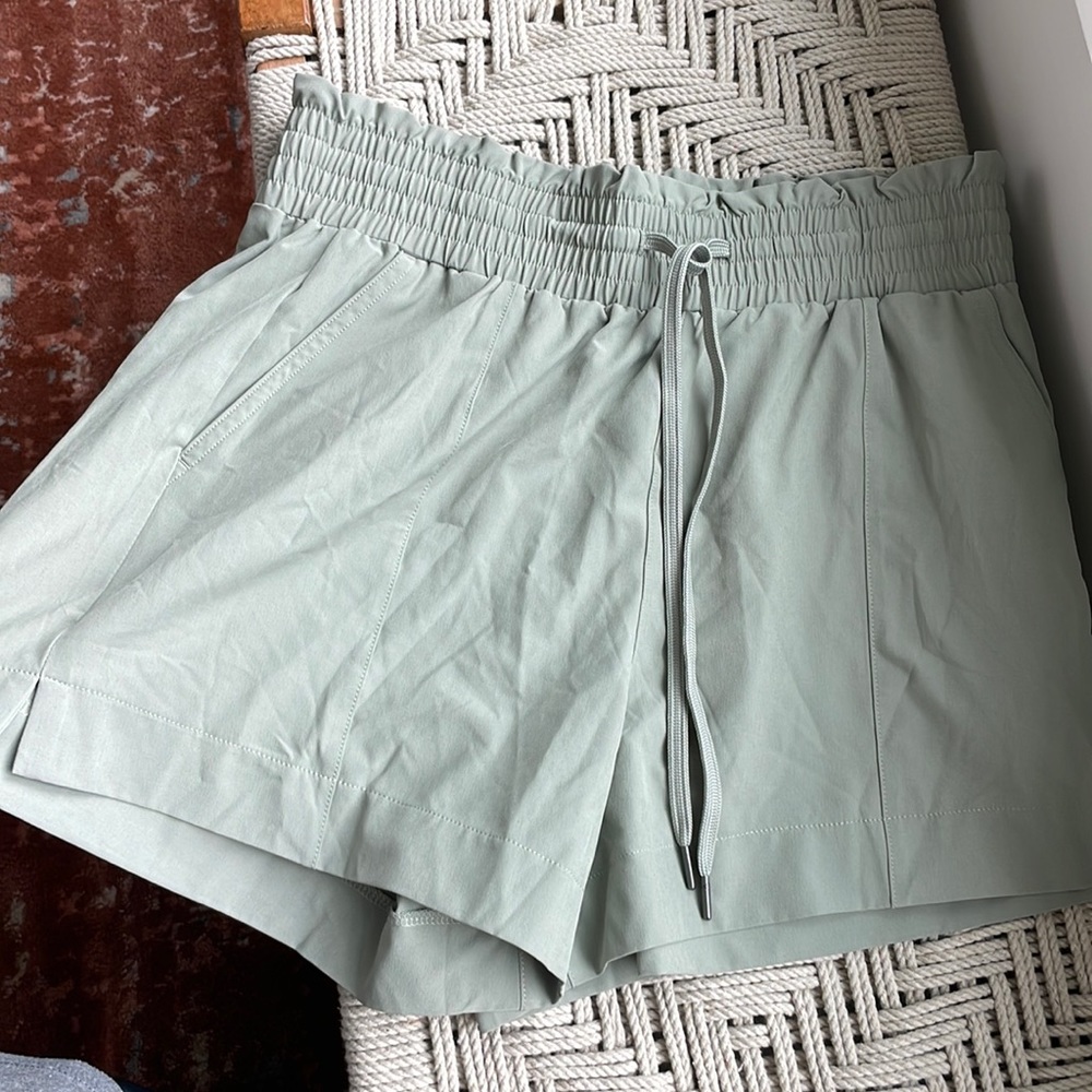 A&F travelers shorts
